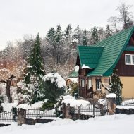 Dom pod lasem i nad rzeką - całoroczny, 4 pokoje