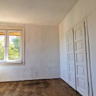 Mieszkanie z ogrodem, 3 pokoje, do remontu