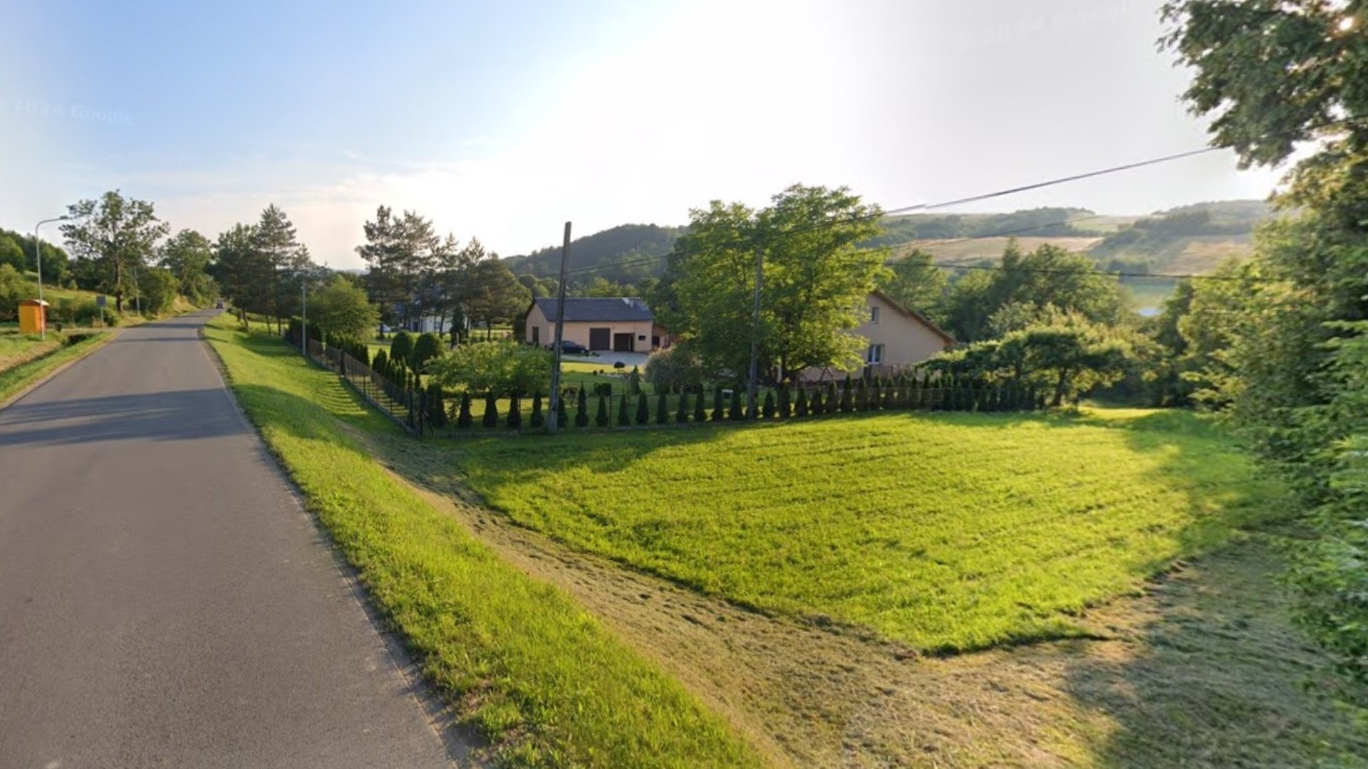 Działka budowlana z pełnym uzbrojeniem