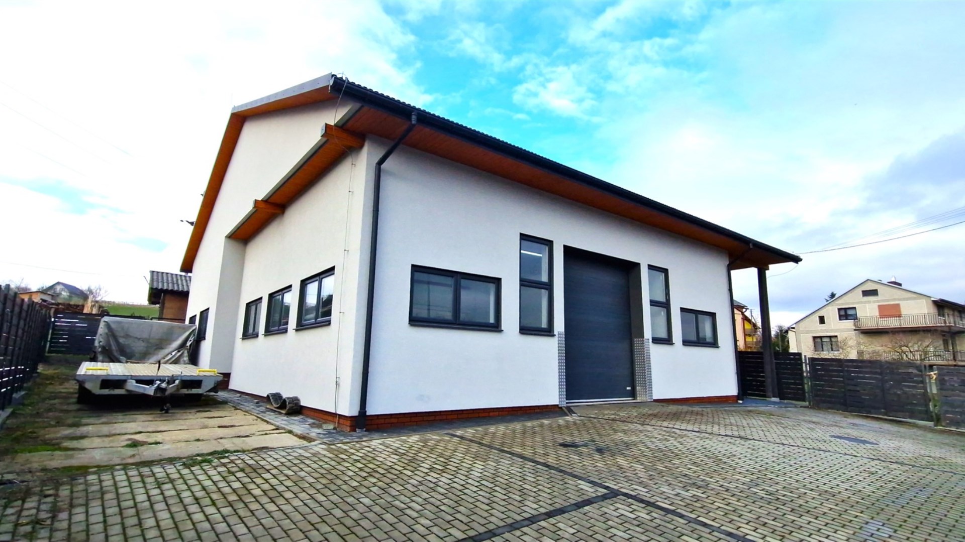 Atrakcyjny obiekt usługowy w Bukowsku