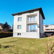 Ciekawy dom w super lokalizacji. 