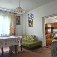Atrakcyjny dom na działce 10,87 ar, Strachocina